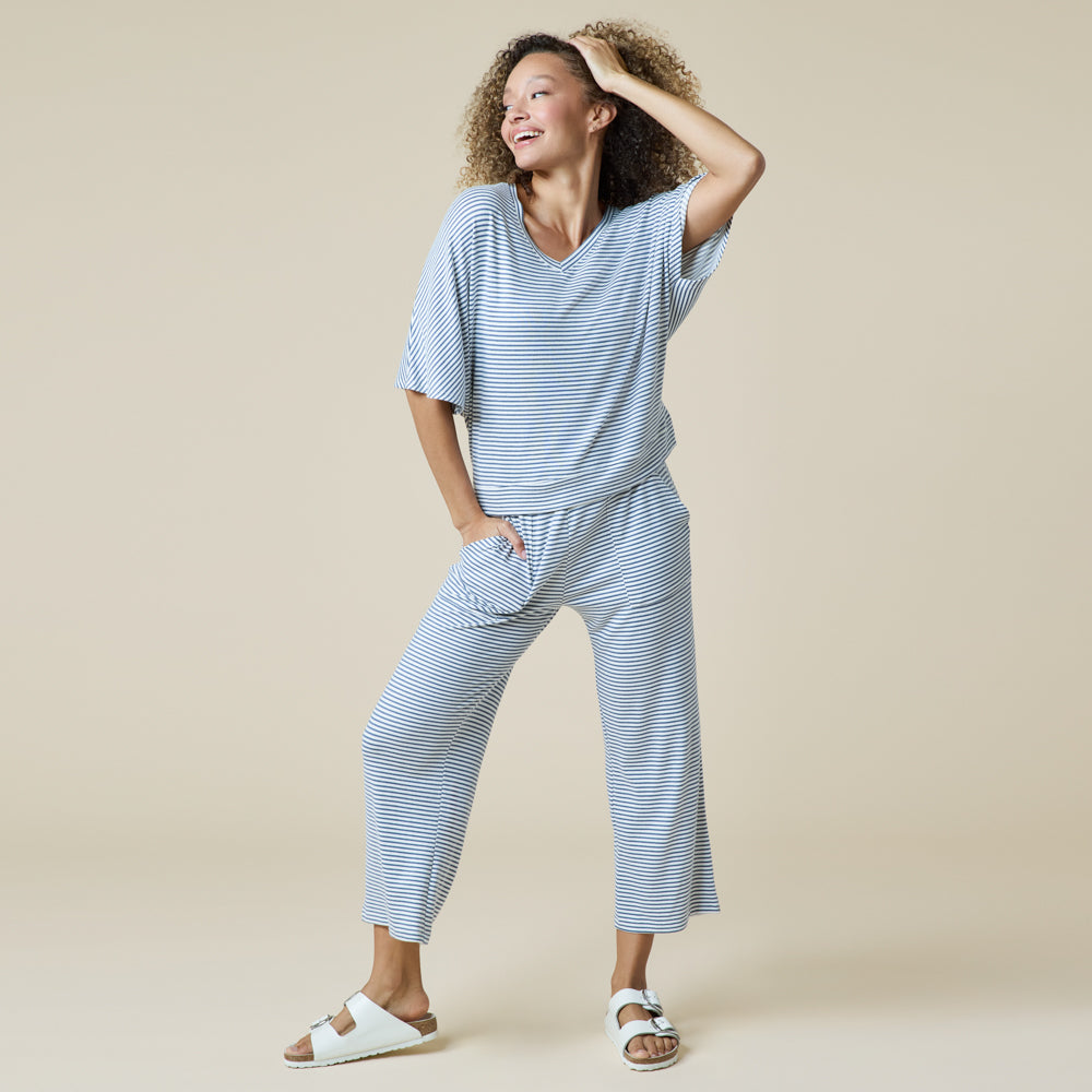 Dream Relaxed V-neck with Capri Lounge Set Indigo White