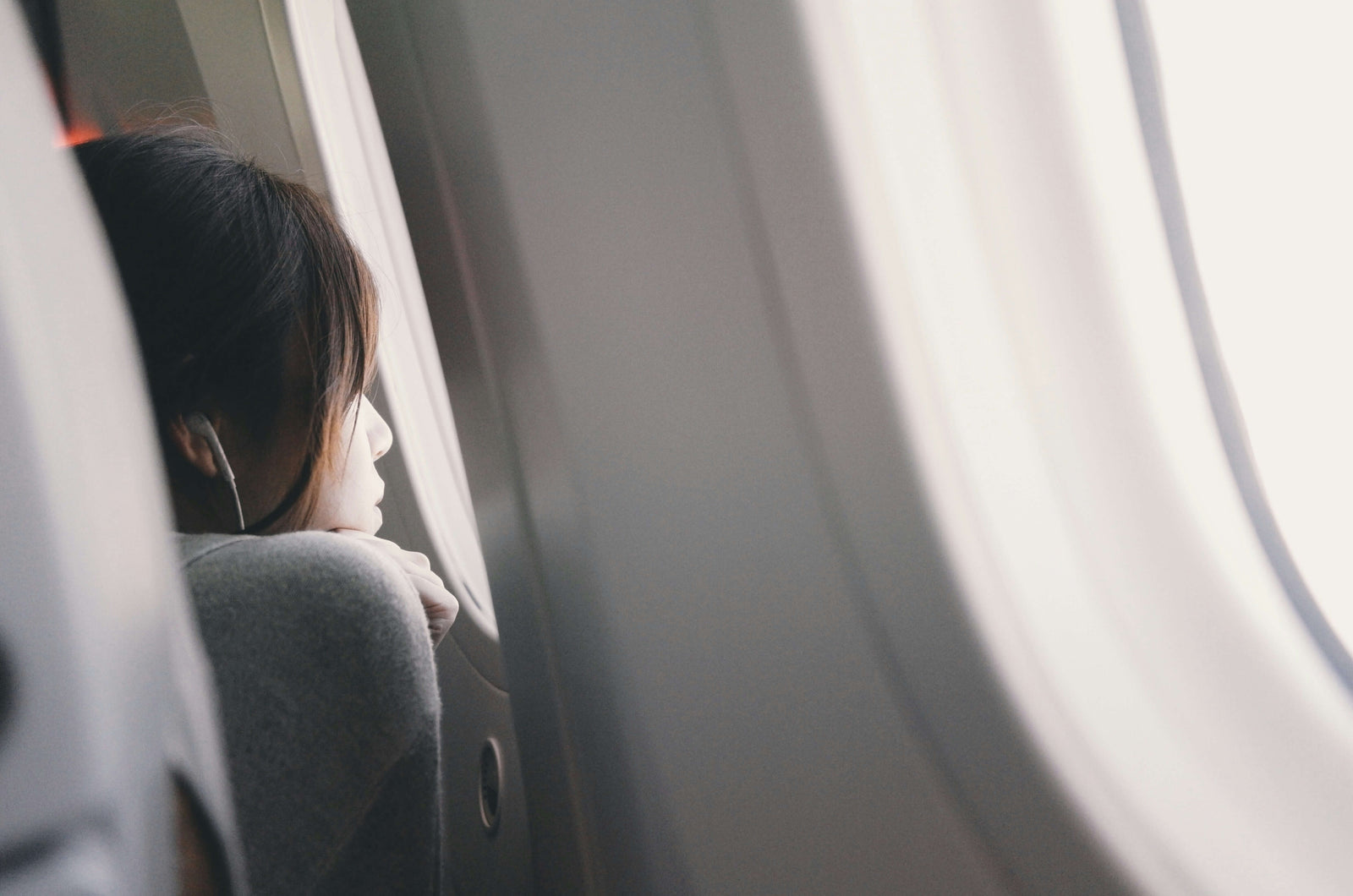 What to Wear on a Long Flight to Stay Comfy & Stylish