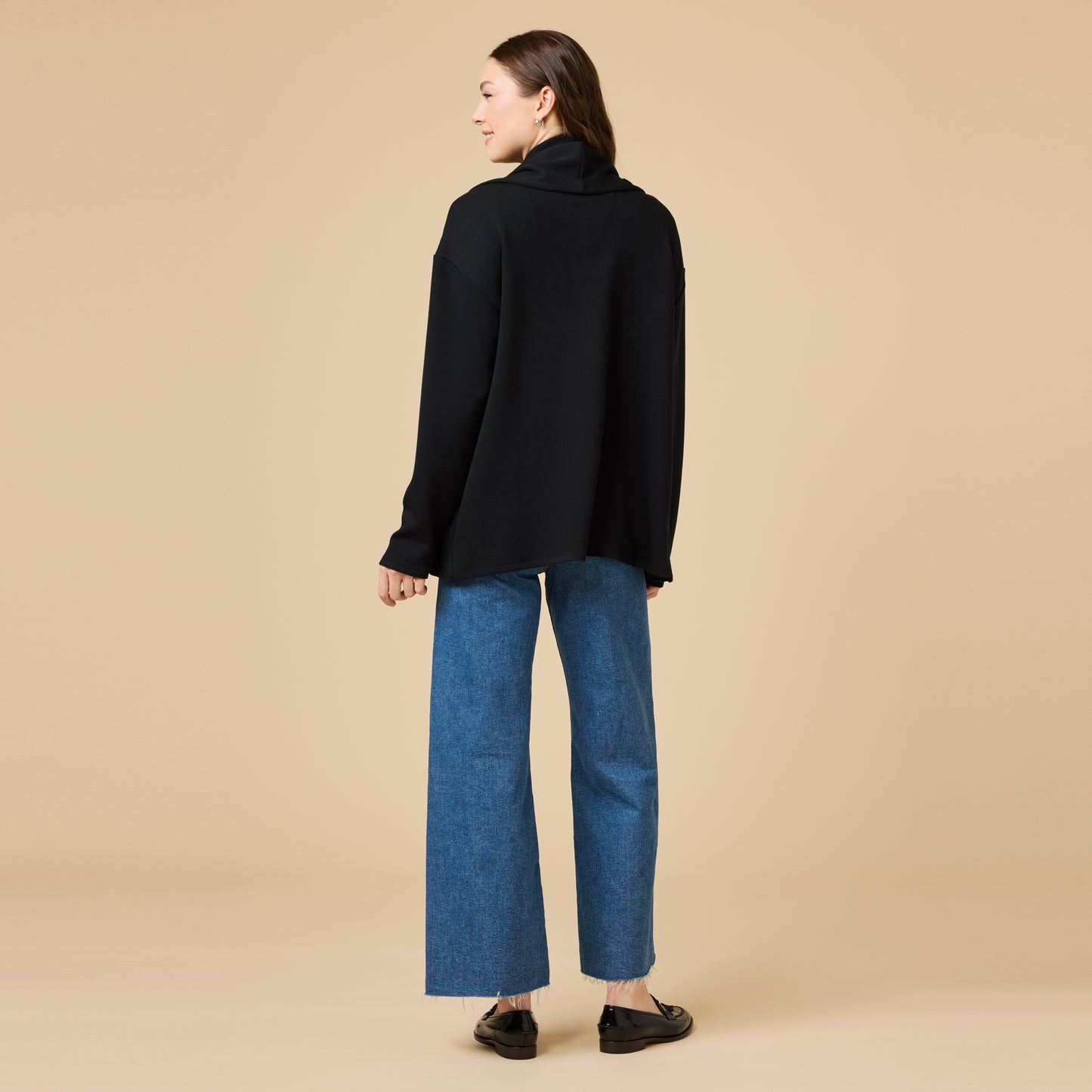 DreamTech Exaggerated Collar Cardigan in Black