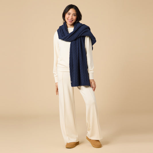 Cable Knit Marshmallow Scarf in Midnight