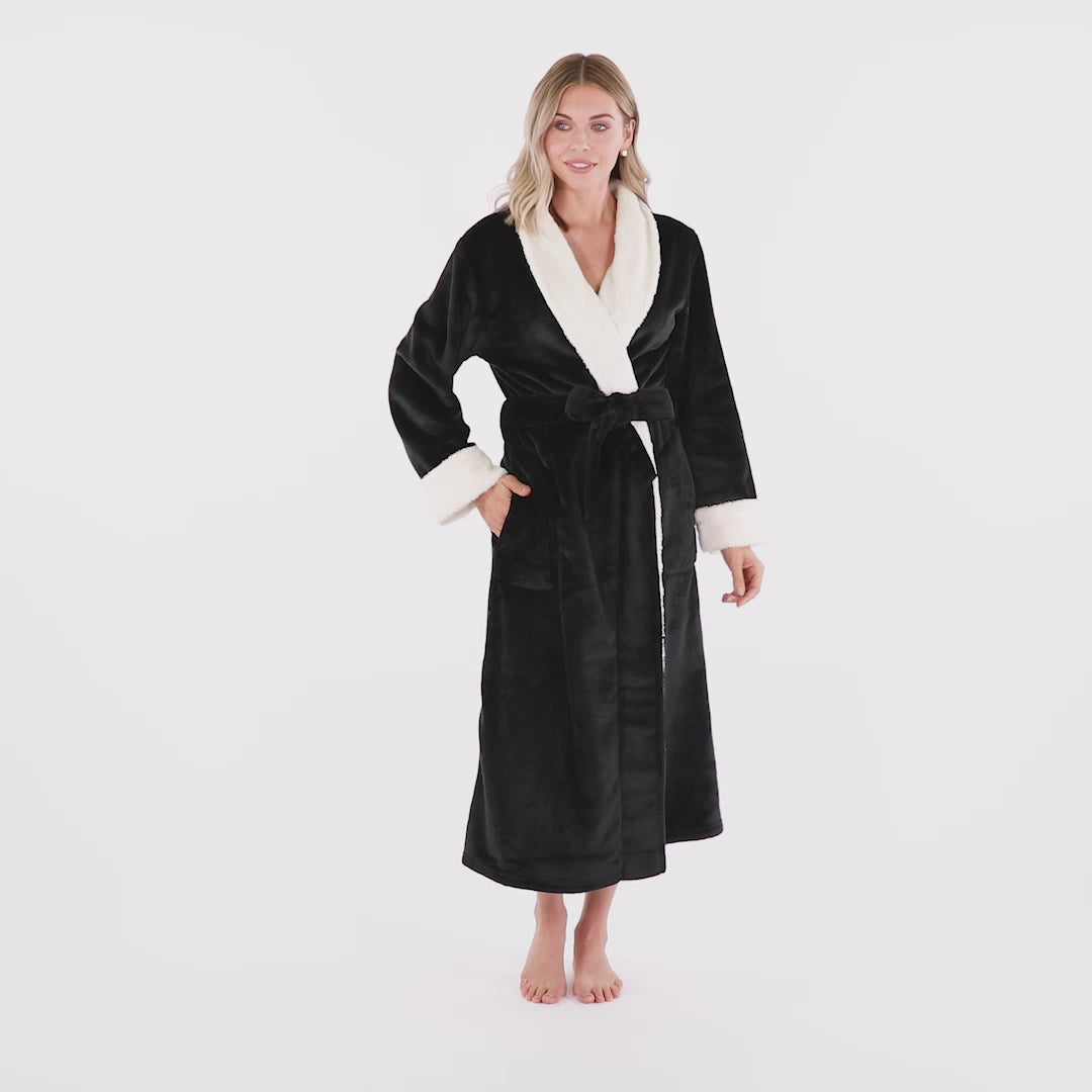 Plush Sherpa Robe with Contrast Trim Black